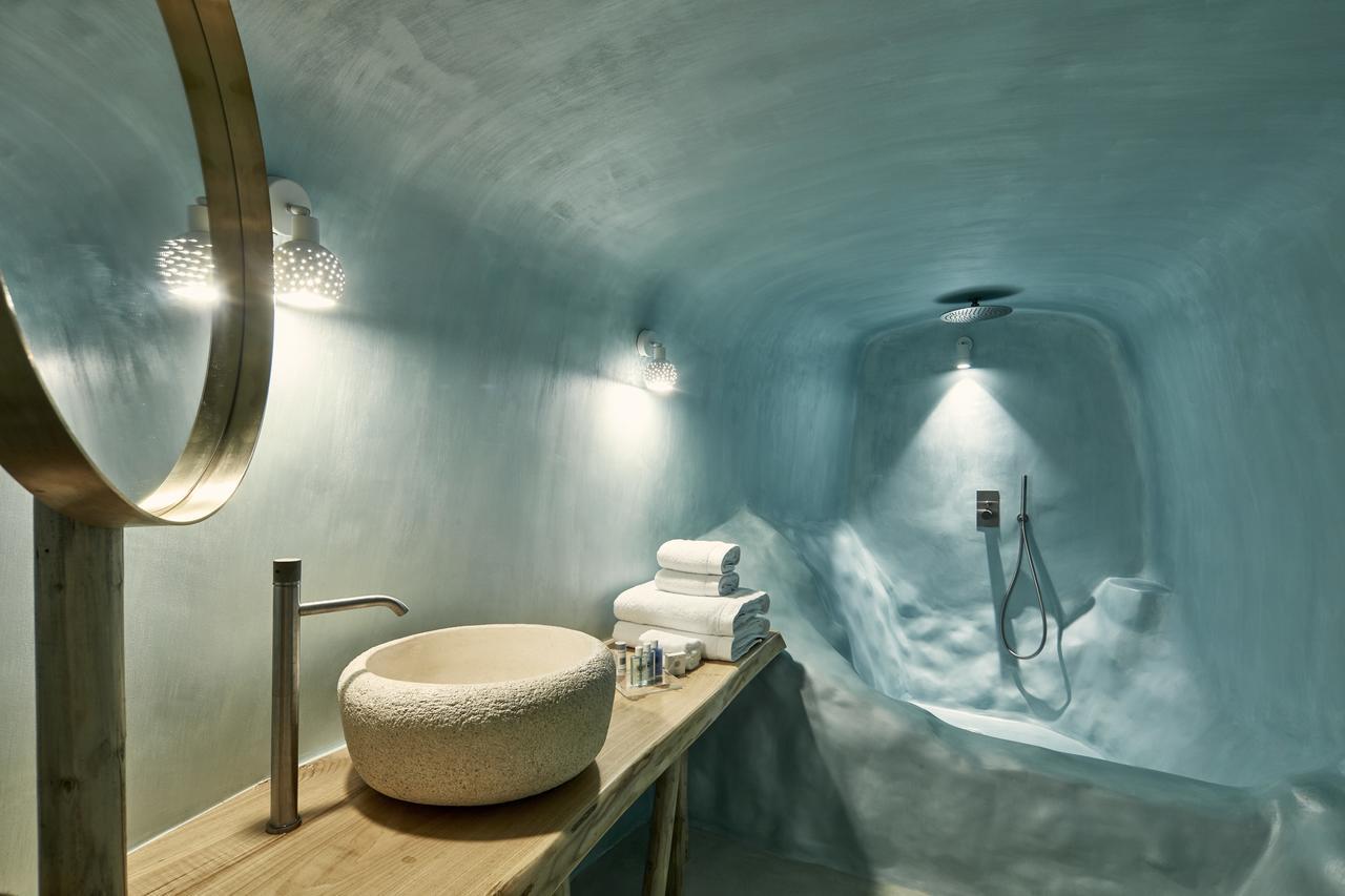 Limestone Фира Екстериор снимка